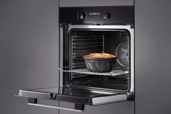 Miele H 2466 BP ACTIVE Obsidianschwarz Im modernen Design mit Vernetzung und Pyrolyse zum günstigen Einstiegspreis.